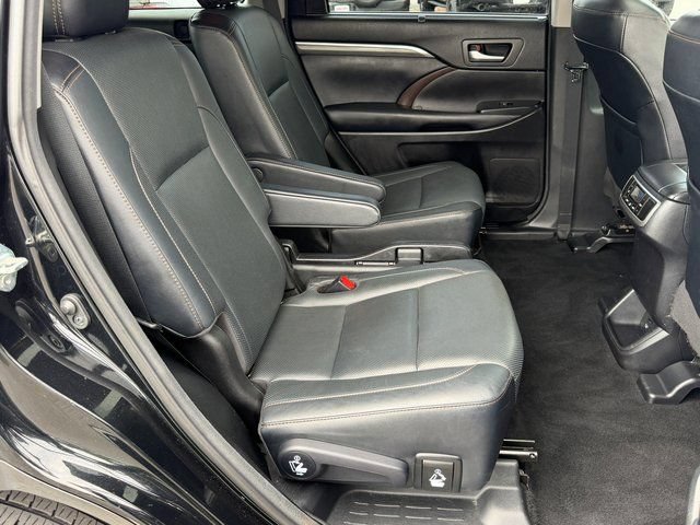 Used 2018 Toyota Highlander Limited AWD/4WD image 34
