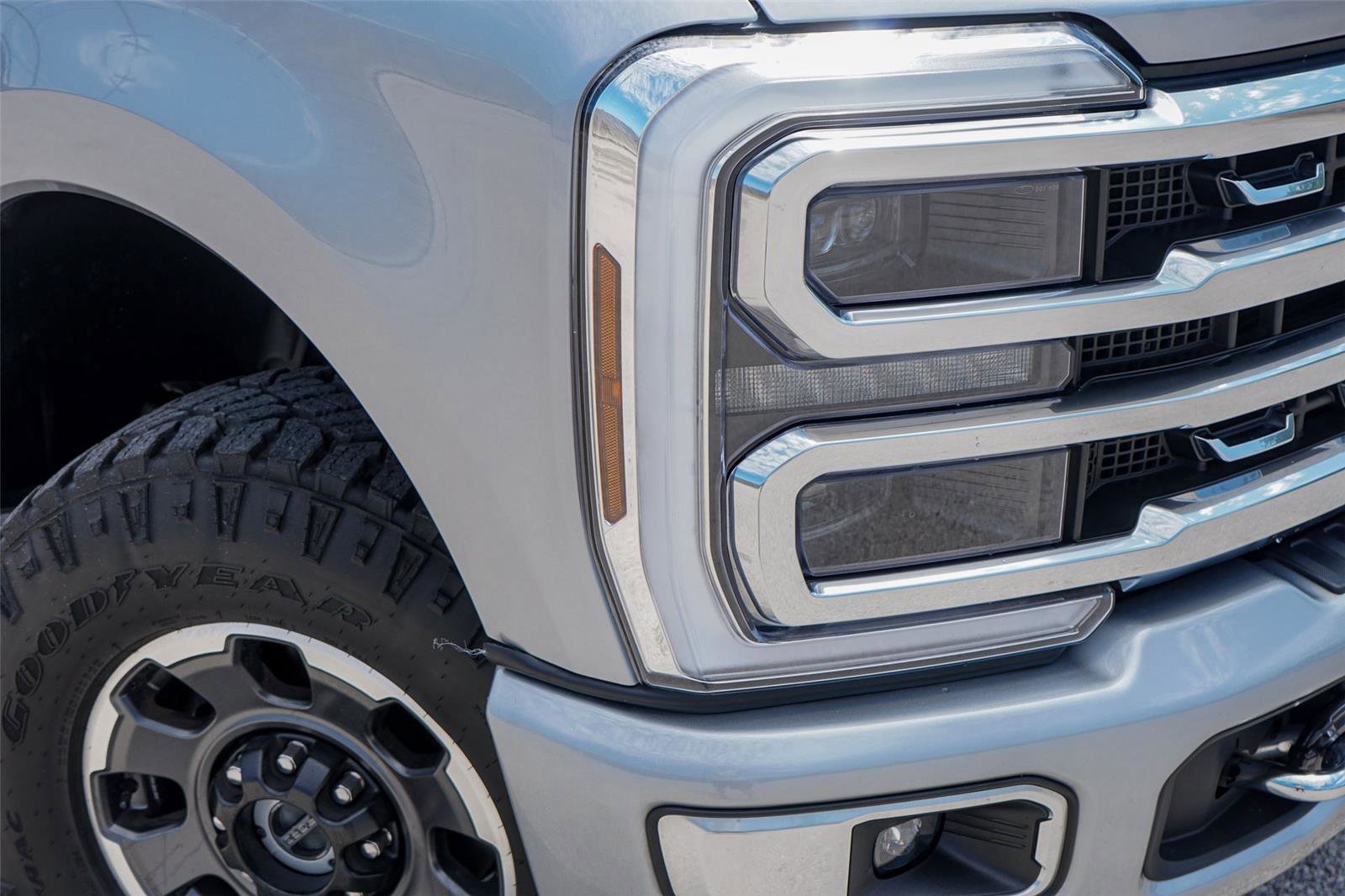 Certified 2024 Ford F250 Platinum w/ Tremor Off-Road Package AWD/4WD image 3