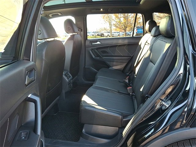 Used 2022 Volkswagen Tiguan SE R-Line image 11