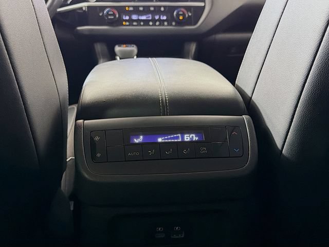 Used 2022 Nissan Pathfinder SL FWD image 31