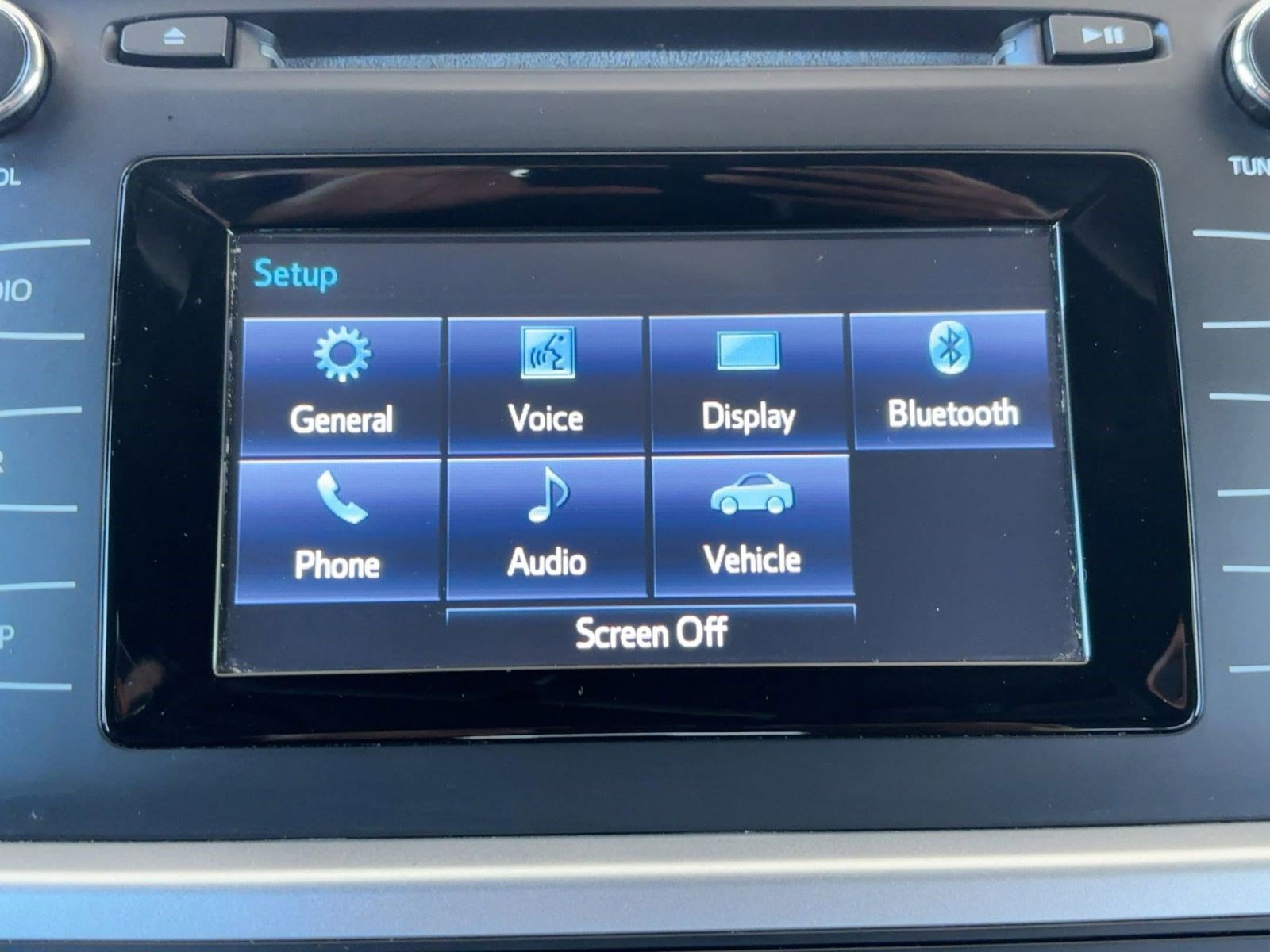 Used 2019 Toyota Highlander LE image 23