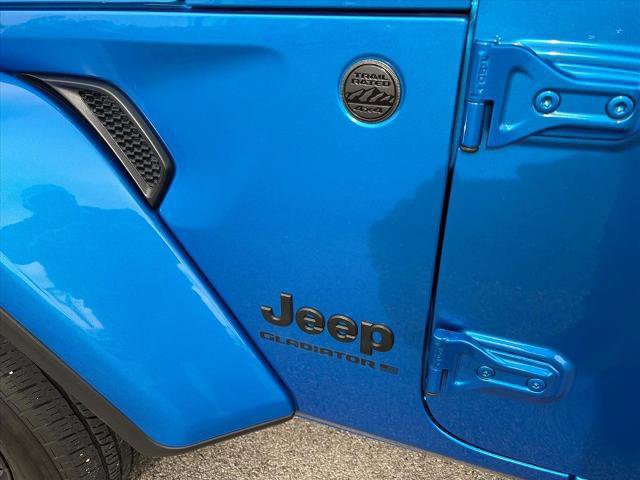 Used 2024 Jeep Gladiator Sport image 7