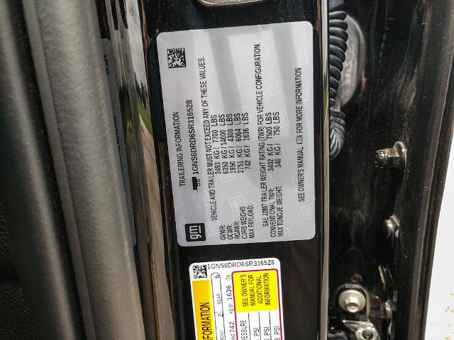Used 2025 Chevrolet Suburban Z71 AWD/4WD image 21