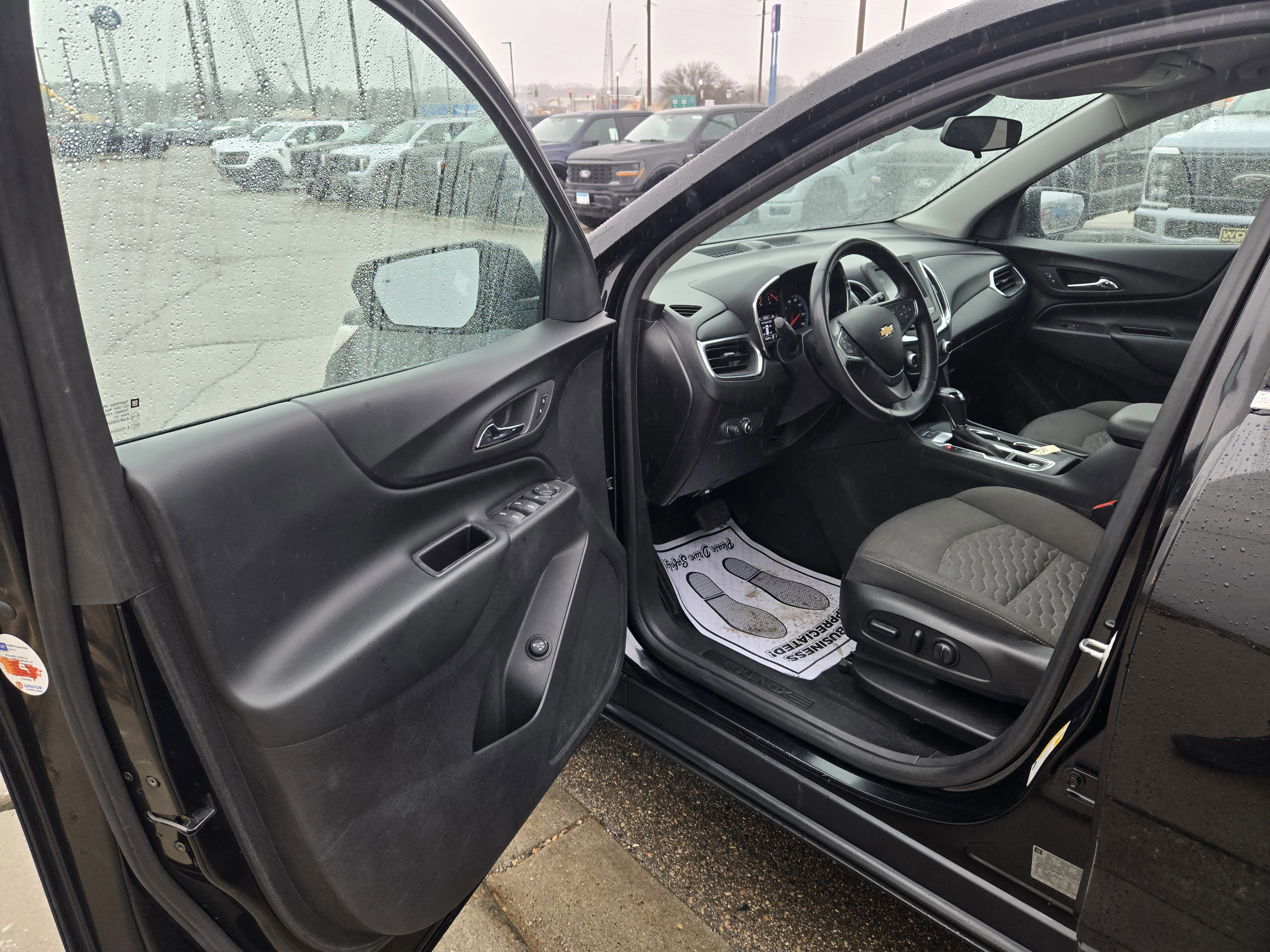 Used 2018 Chevrolet Equinox LT image 14