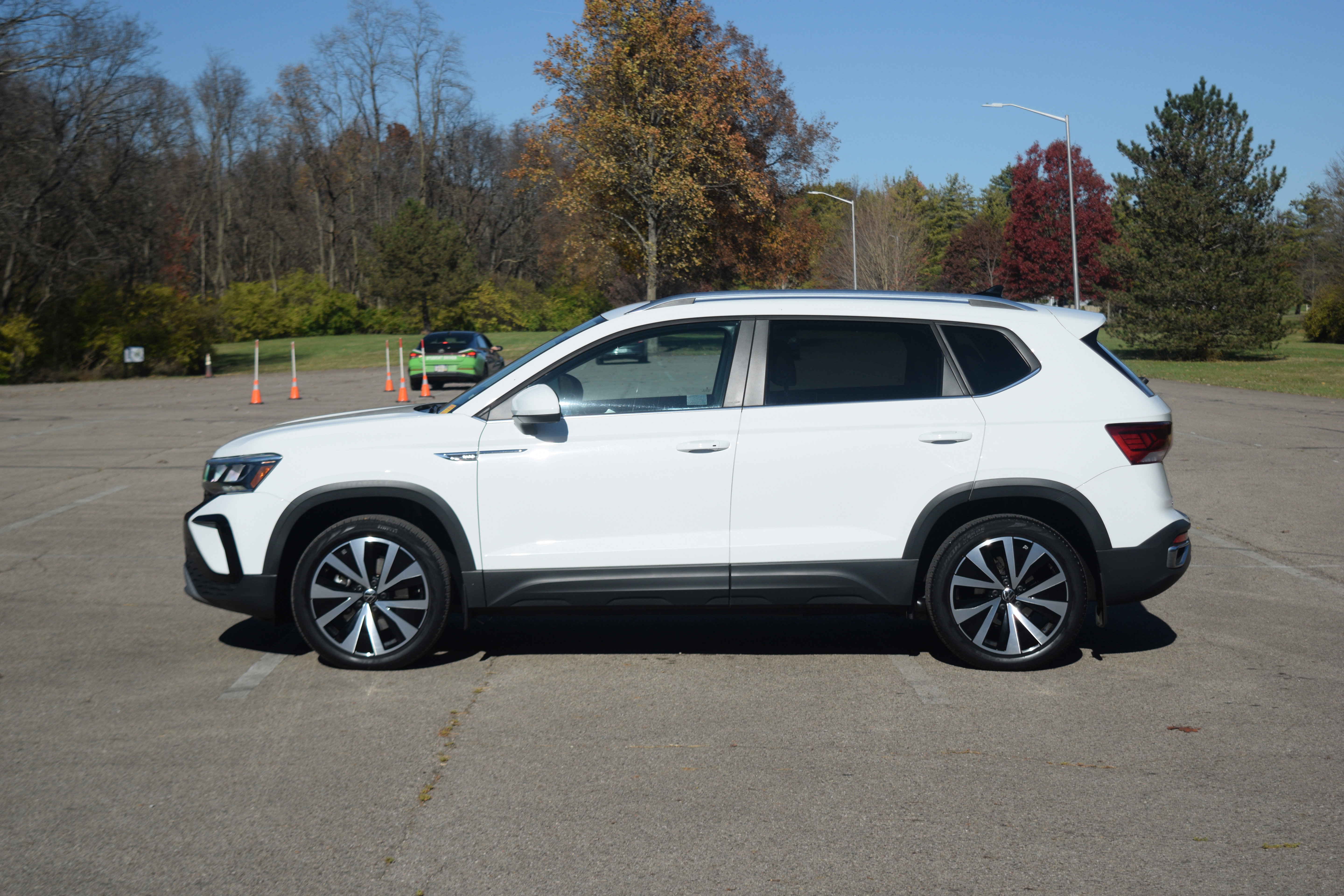 Used 2022 Volkswagen Taos SE w/ Panoramic Sunroof Package image 23