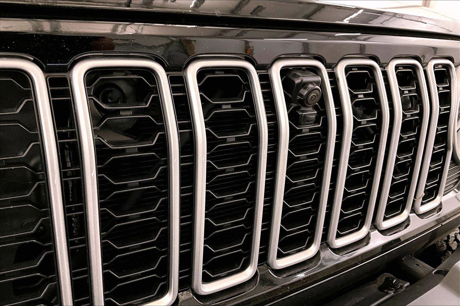 Used 2024 Jeep Wrangler Sahara w/ Technology Group image 29