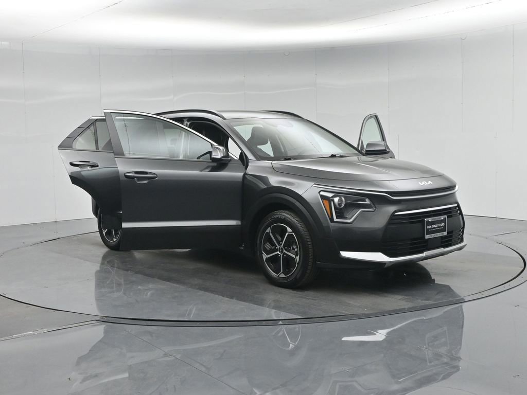 Used 2023 Kia Niro EX image 55