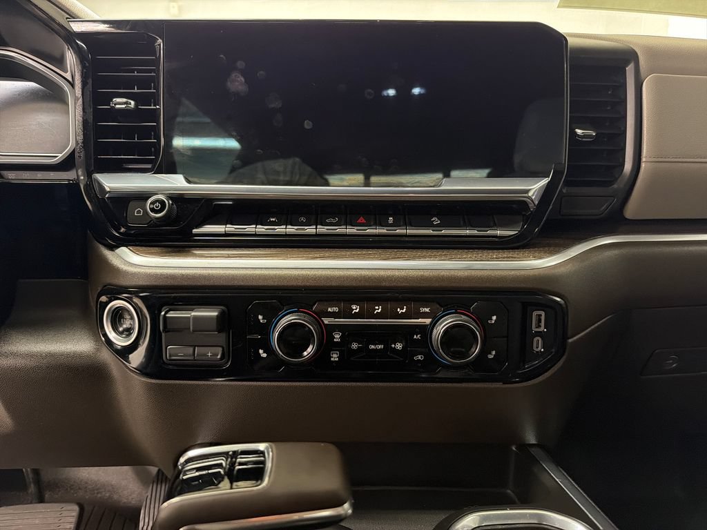 Used 2024 Chevrolet Silverado 1500 LT AWD/4WD image 23