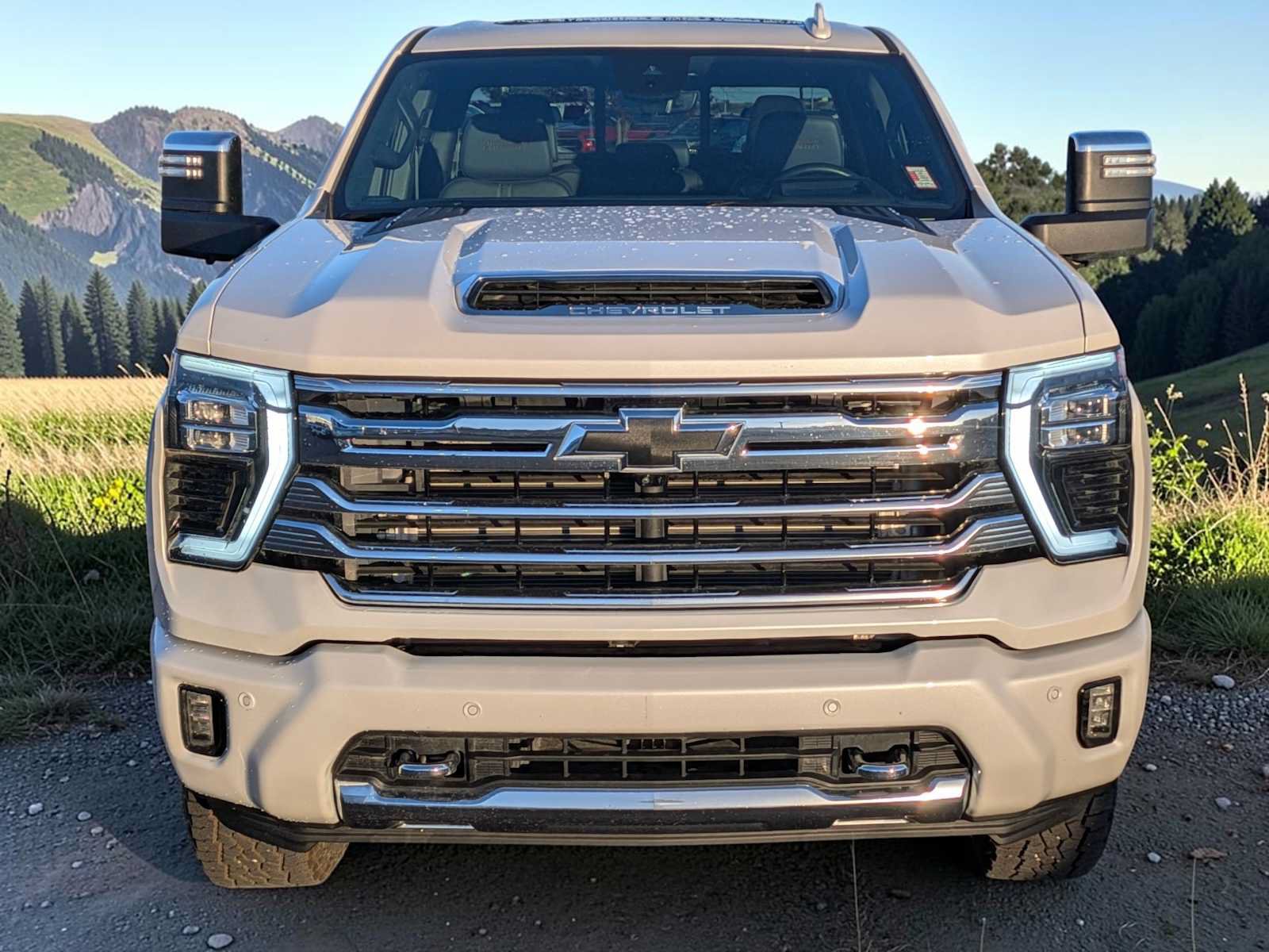 Used 2024 Chevrolet Silverado 2500 High Country w/ High Country Premium Package AWD/4WD image 9
