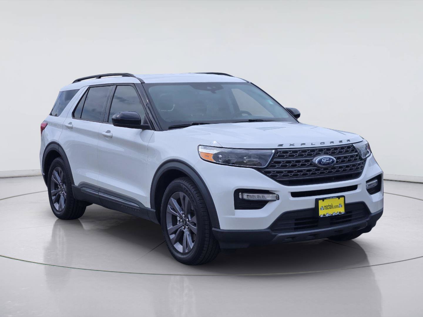 Certified 2023 Ford Explorer XLT w/ Equipment Group 202A RWD image 3