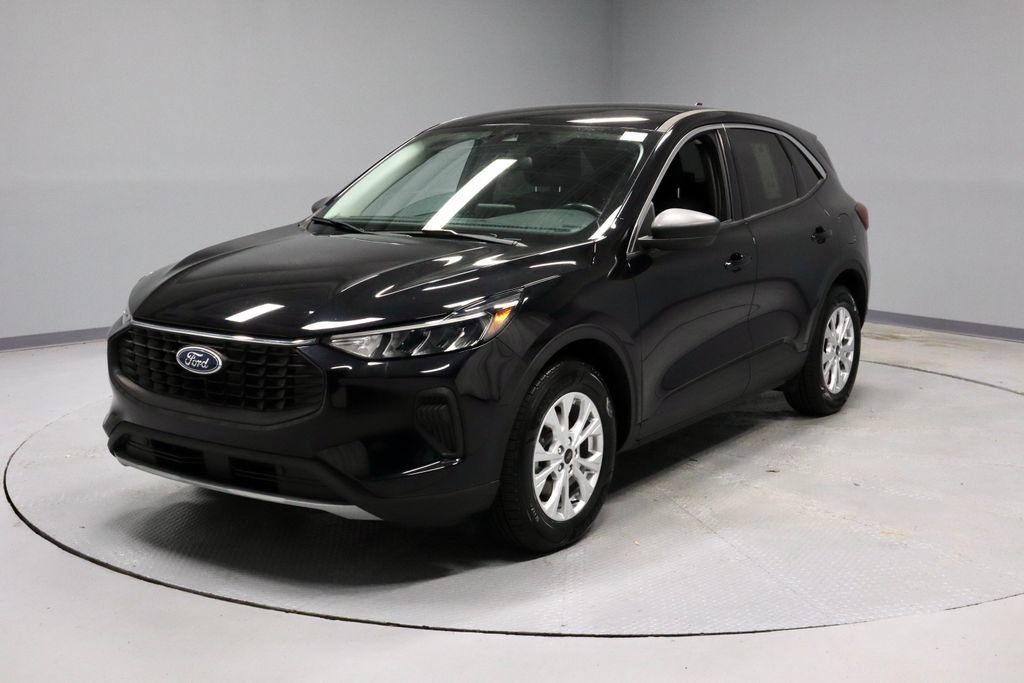 Certified 2024 Ford Escape Active w/ Cold Weather Package FWD image 7