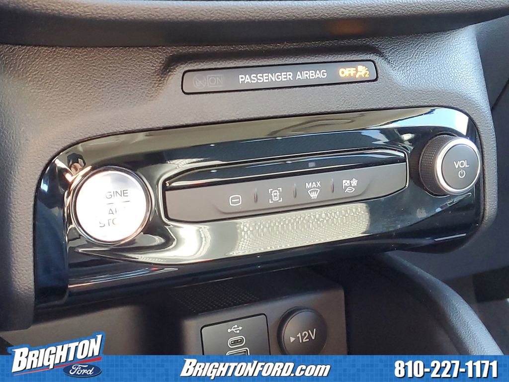Certified 2025 Ford Escape SE FWD image 25