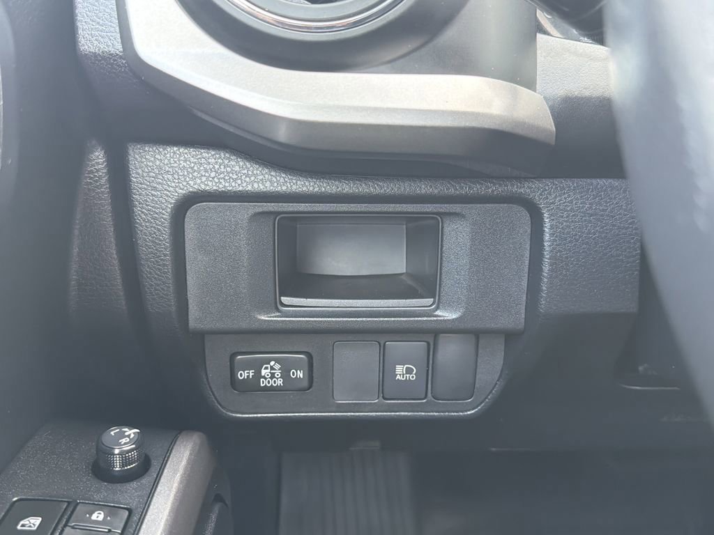 Used 2019 Toyota Tacoma SR5 RWD image 25