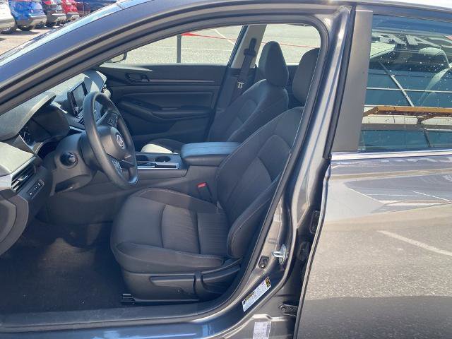 Used 2024 Nissan Altima 2.5 S FWD image 12