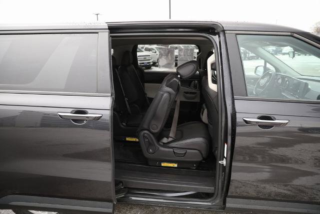 Used 2024 Kia Carnival LX image 34