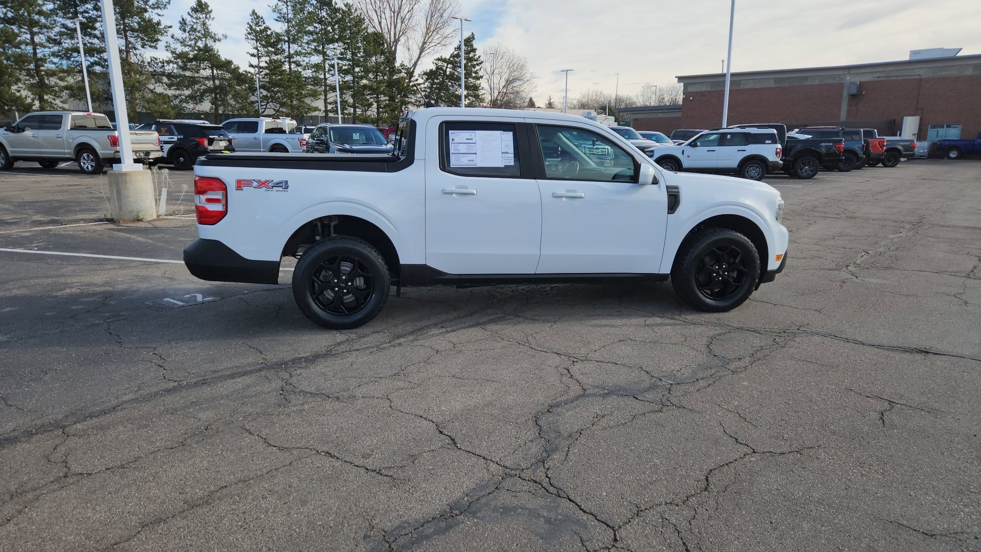 Certified 2022 Ford Maverick Lariat w/ Lariat Luxury Package image 17