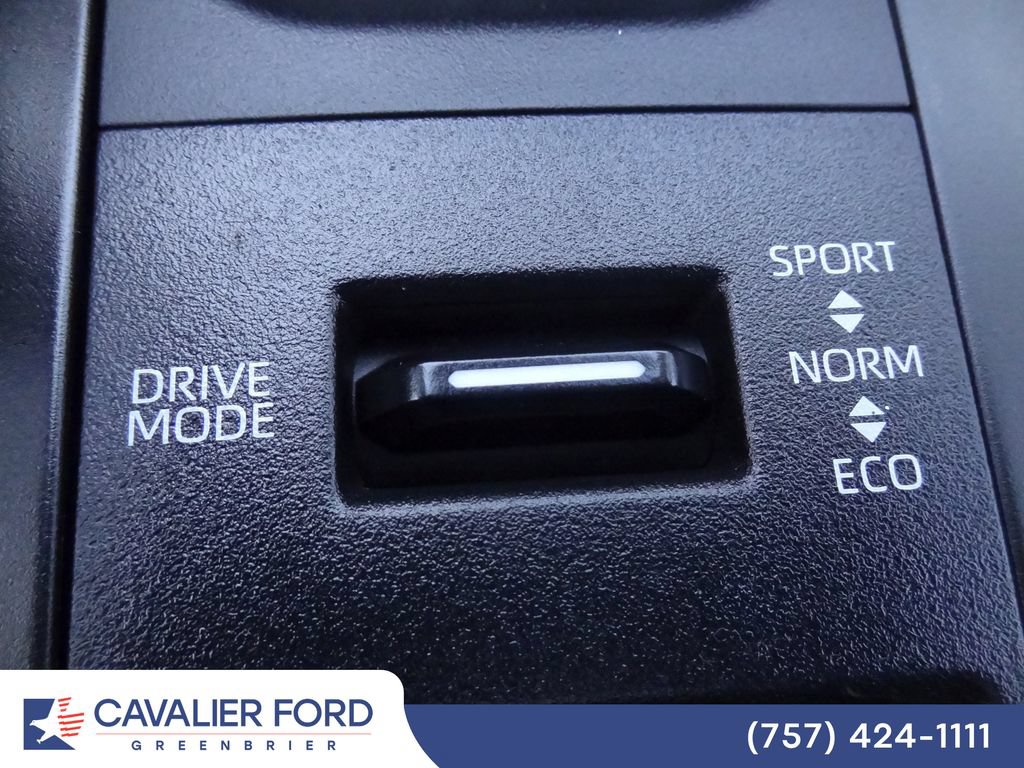 Used 2022 Toyota Highlander XLE AWD/4WD image 33