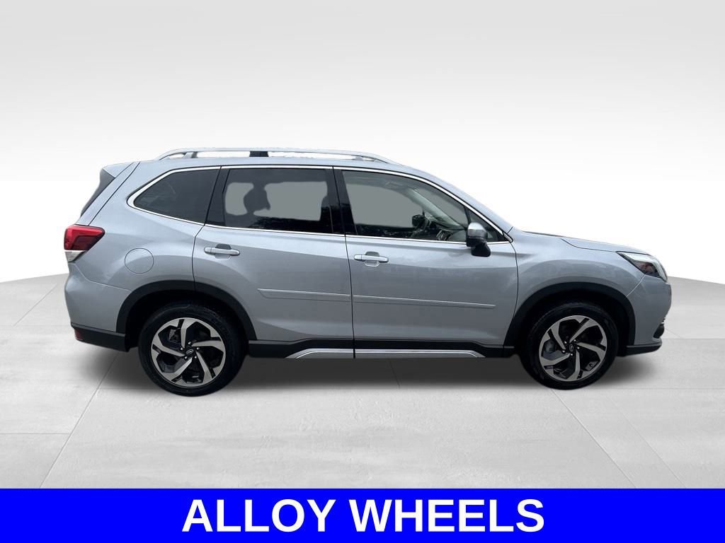 Used 2023 Subaru Forester Touring image 2