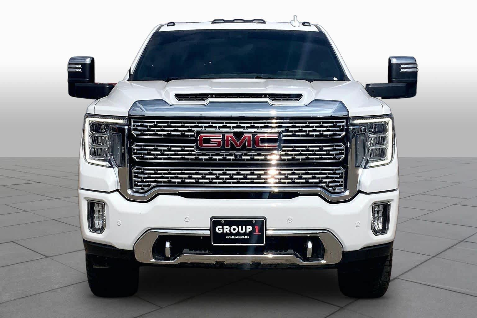 Used 2022 GMC Sierra 2500 Denali w/ Denali Ultimate Package AWD/4WD image 3