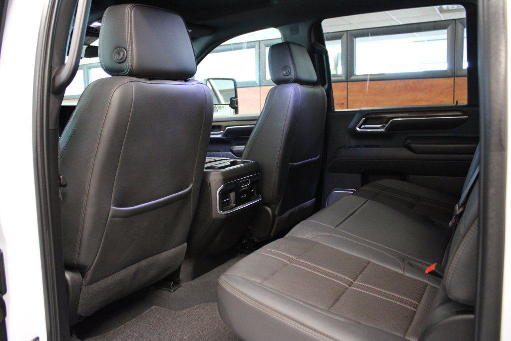 Used 2024 Chevrolet Silverado 3500 High Country w/ High Country Premium Package AWD/4WD image 34