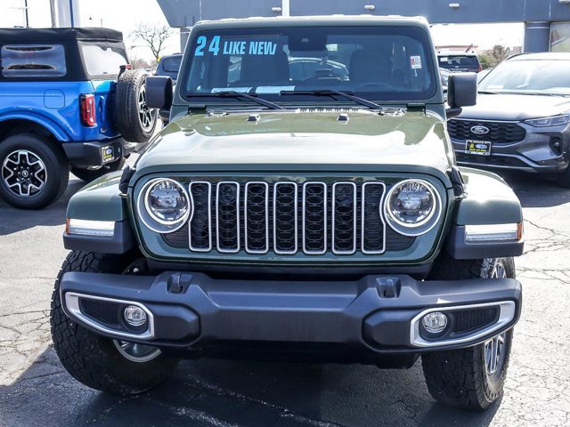 Used 2024 Jeep Wrangler Unlimited Sahara AWD/4WD image 5