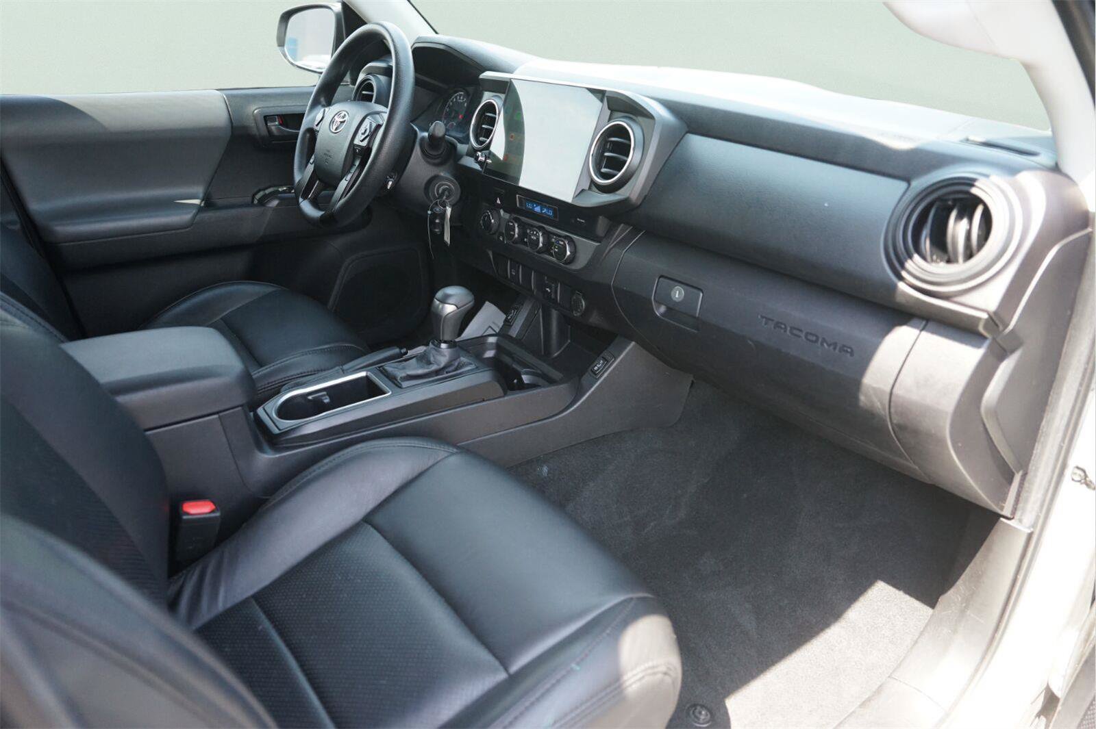 Used 2022 Toyota Tacoma SR AWD/4WD image 17
