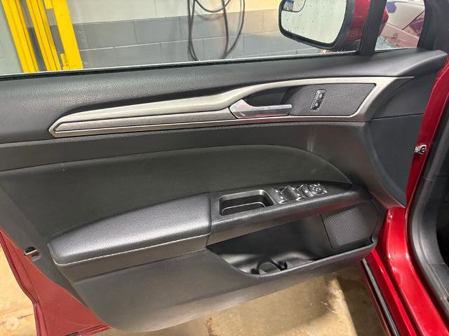 Certified 2017 Ford Fusion SE FWD image 21