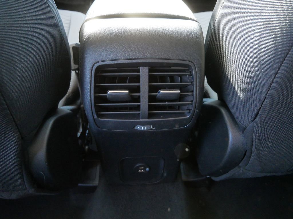 Certified 2020 Ford Escape SE image 15