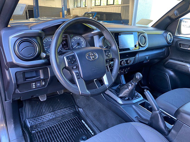 Used 2019 Toyota Tacoma TRD Sport w/ Technology Package AWD/4WD image 25