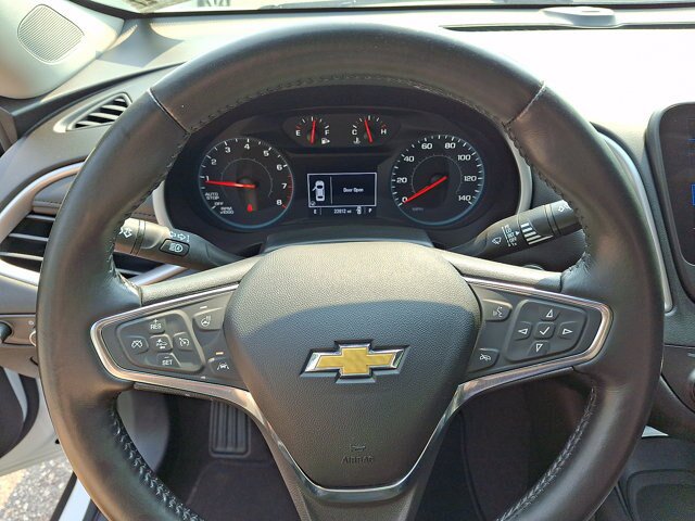 Used 2022 Chevrolet Malibu LT w/ Leather Package FWD image 8