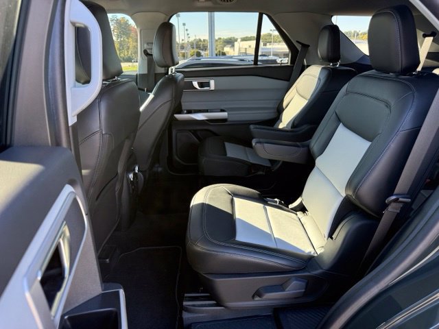 Certified 2024 Ford Explorer XLT w/ Equipment Group 202A AWD/4WD image 18