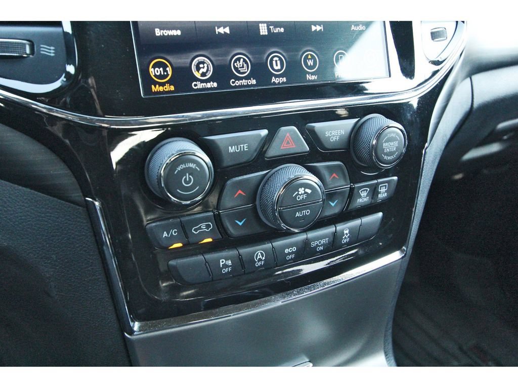 Used 2022 Jeep Grand Cherokee Laredo X RWD image 24