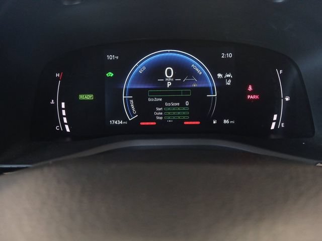 Used 2025 Toyota Camry SE FWD image 9