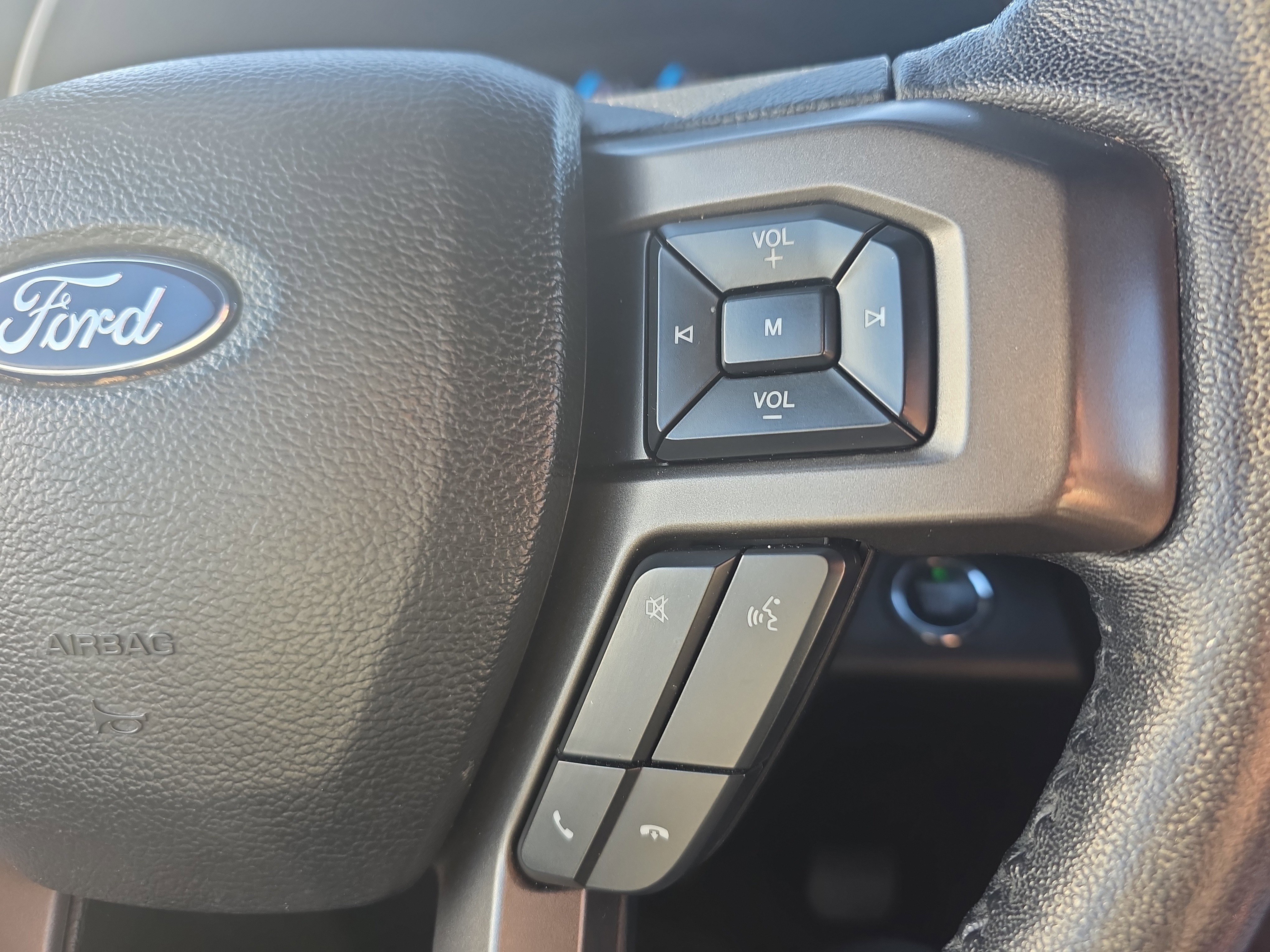 Certified 2018 Ford Expedition Max XLT image 34