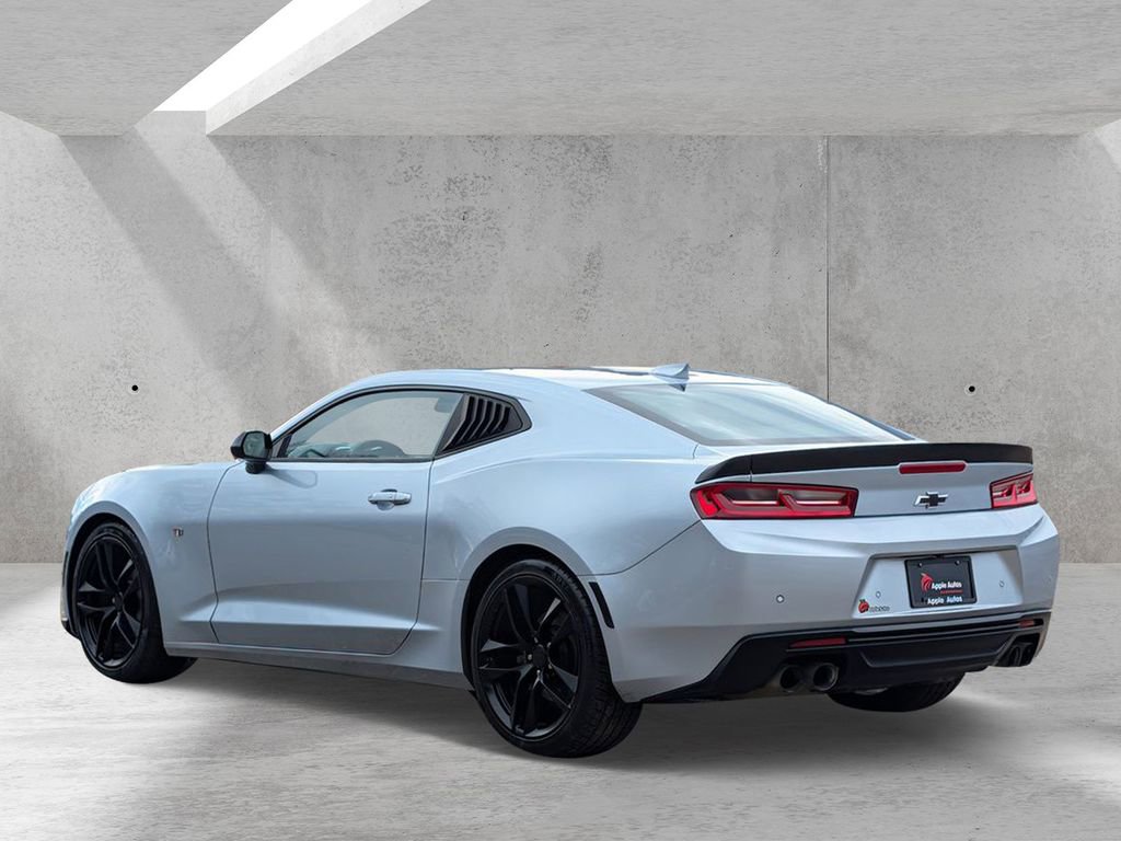 Used 2017 Chevrolet Camaro LT RWD image 4