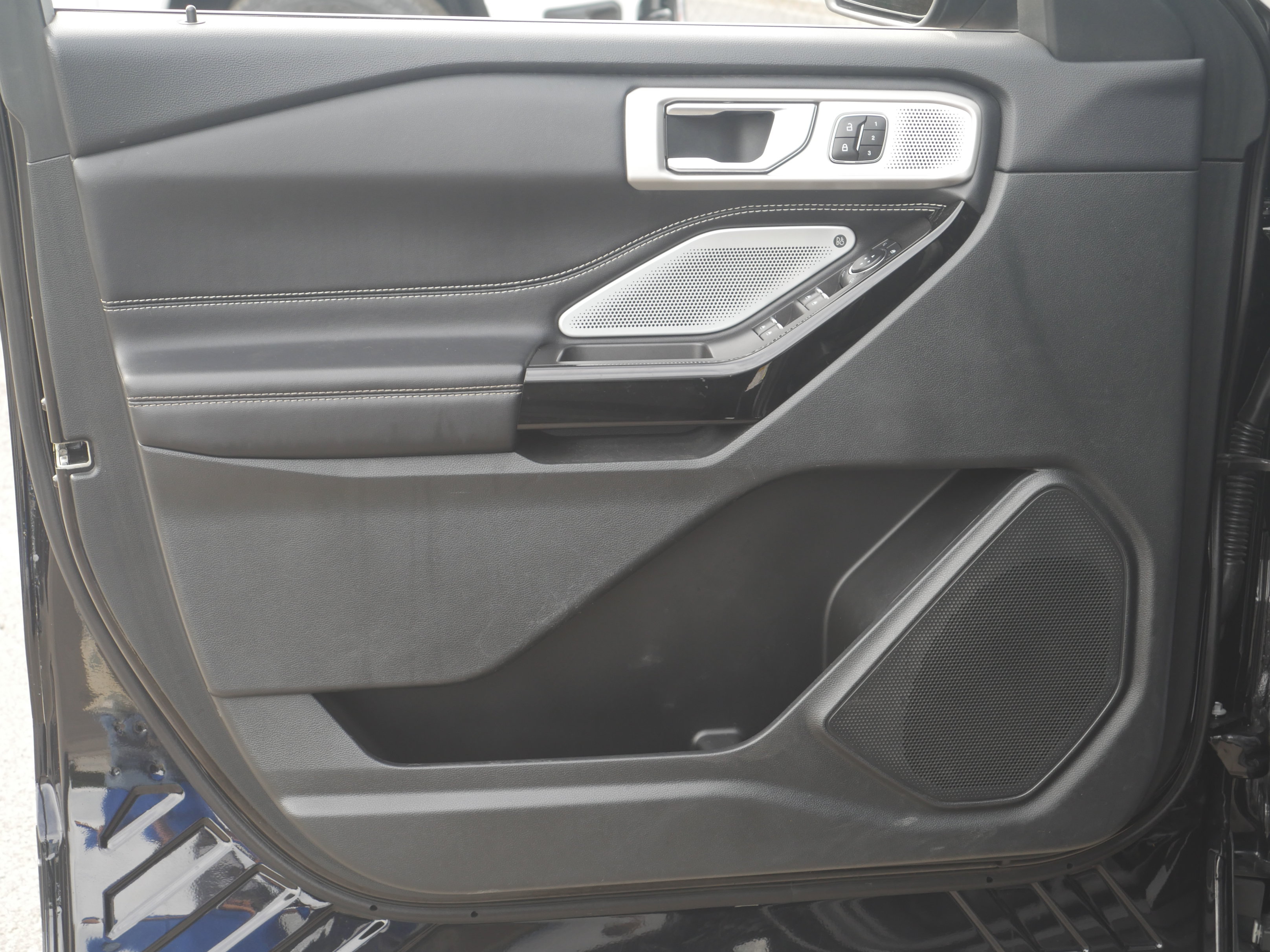 Certified 2023 Ford Explorer ST w/ Technology Package AWD/4WD image 28