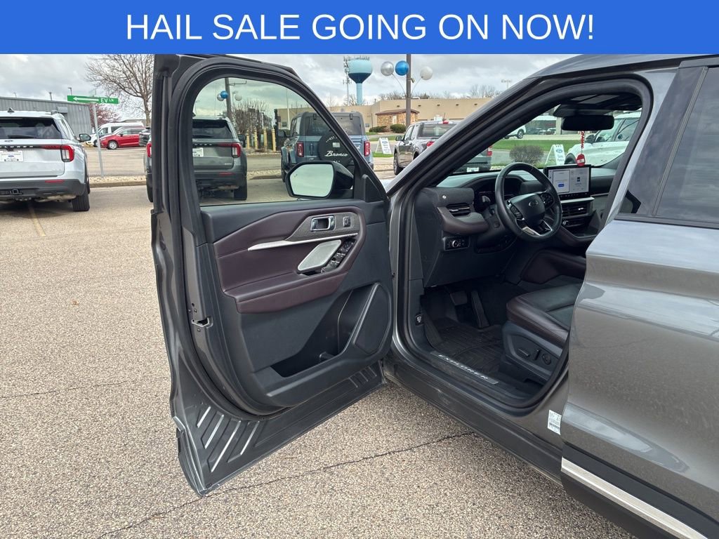 Certified 2025 Ford Explorer Platinum image 10