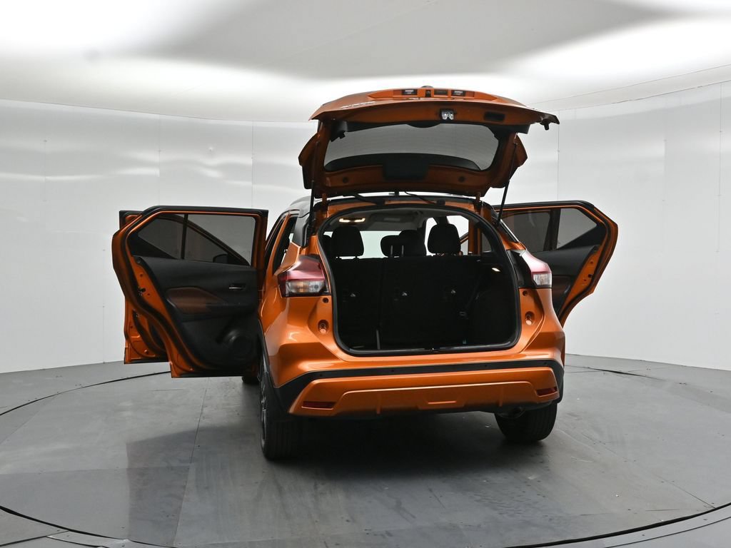 Used 2023 Nissan Kicks SR FWD image 32