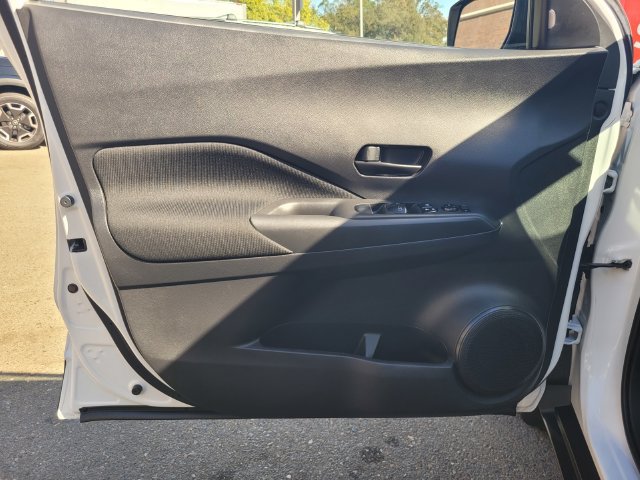 Used 2023 Nissan Kicks S FWD image 16