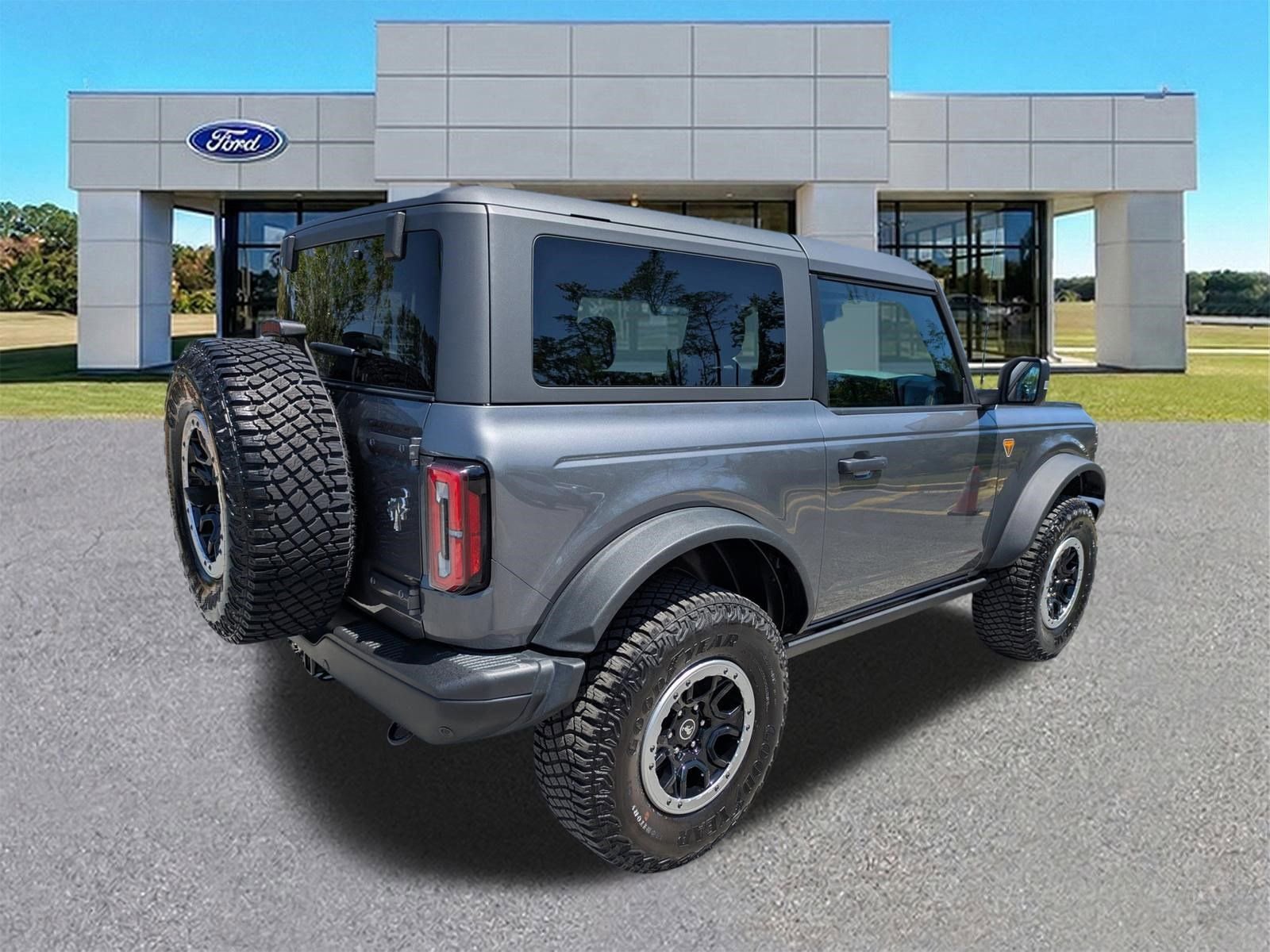 Certified 2023 Ford Bronco Badlands AWD/4WD image 2