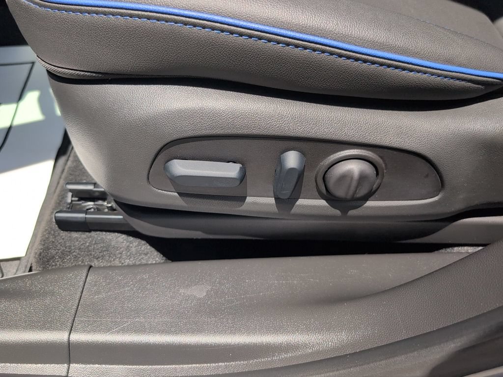 Used 2025 Buick Encore GX Sport Touring w/ Advanced Technology Package FWD image 9