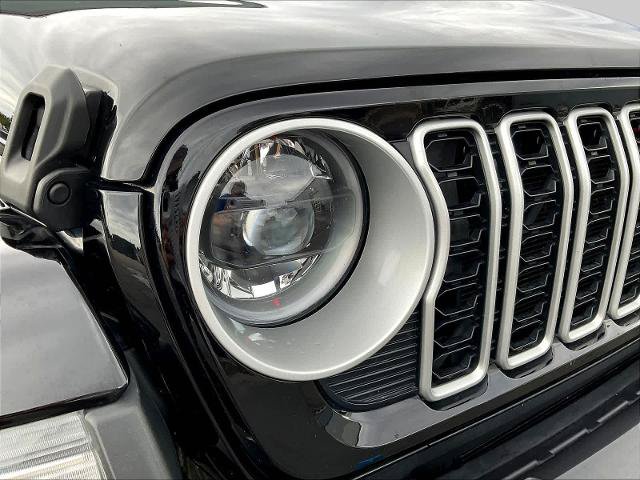 Used 2024 Jeep Wrangler Unlimited Sahara AWD/4WD image 33