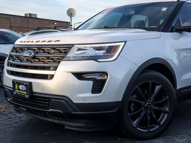 Certified 2018 Ford Explorer XLT w/ Equipment Group 202A AWD/4WD image 3