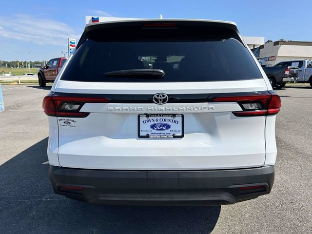 Used 2025 Toyota Grand Highlander FWD image 29