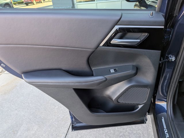 Used 2023 Mitsubishi Outlander SE image 28