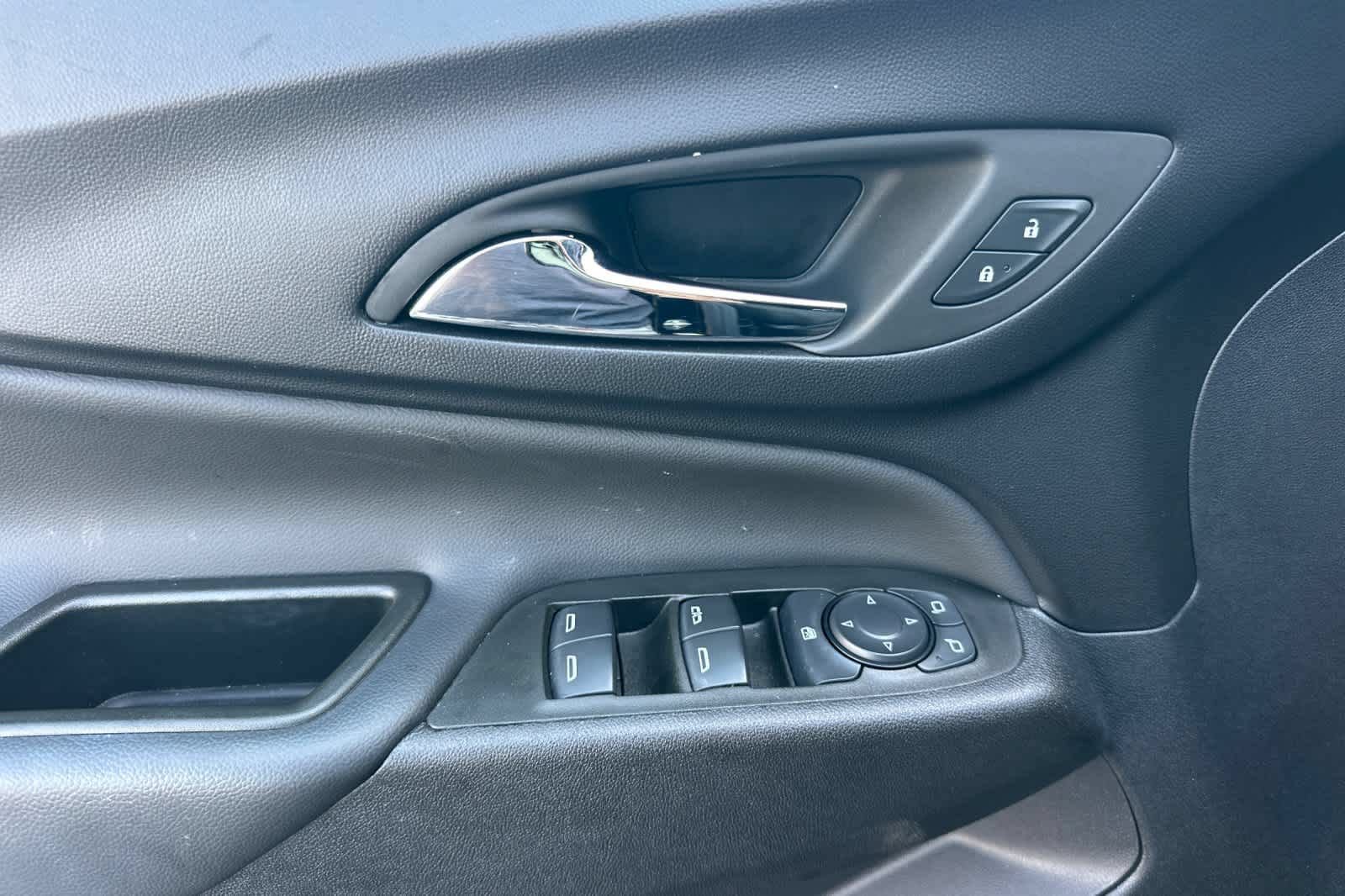 Used 2024 Chevrolet Equinox LT FWD image 13