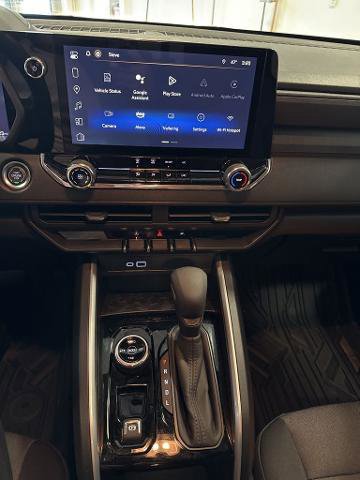 Used 2024 Chevrolet Colorado Trail Boss w/ Technology Package image 13