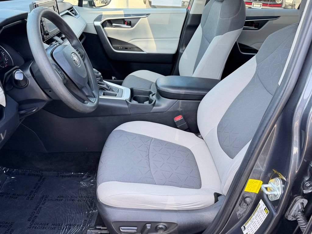 Used 2020 Toyota RAV4 XLE w/ Carpet Mat Package FWD image 15