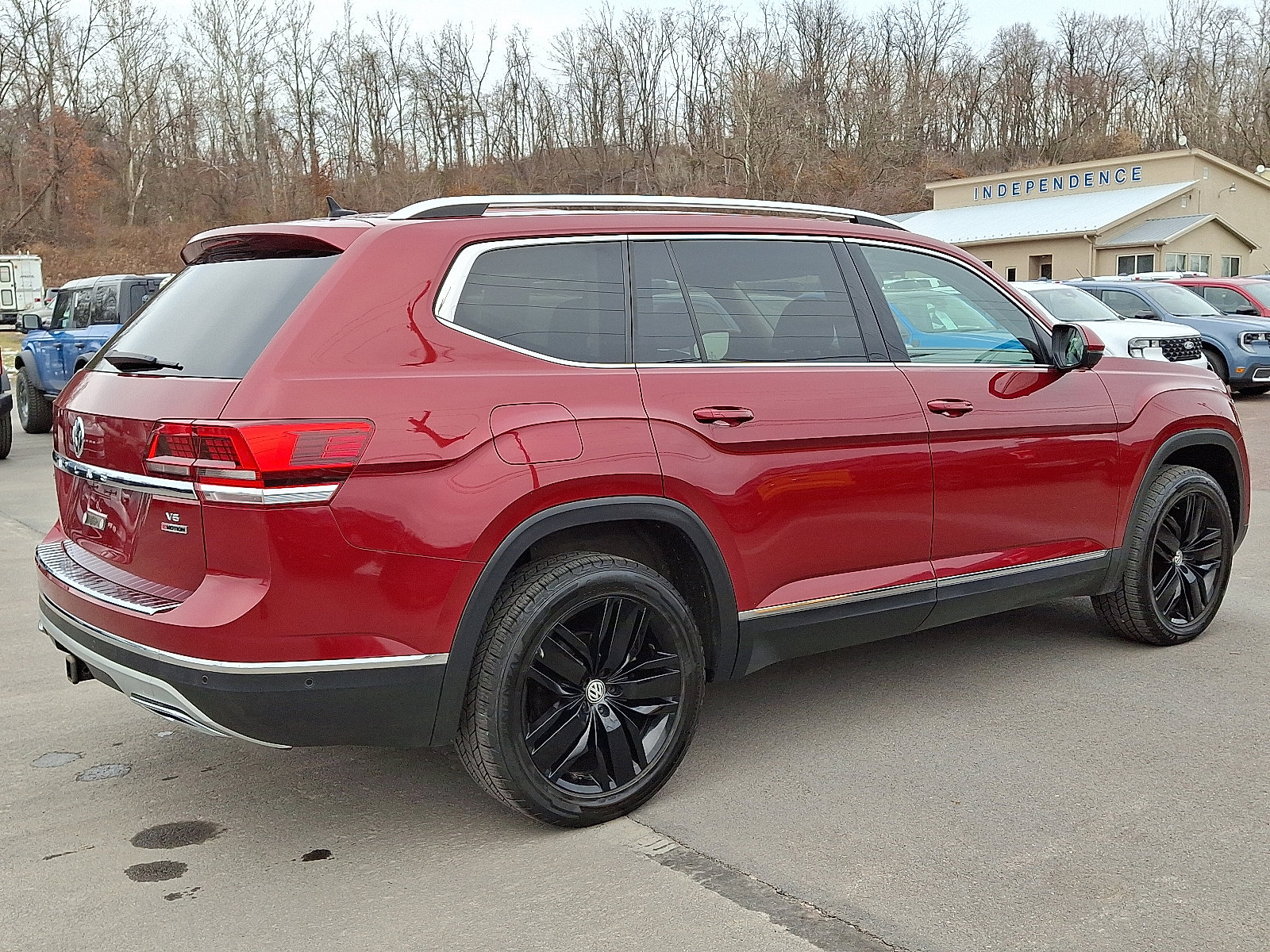 Used 2018 Volkswagen Atlas SEL Premium image 11