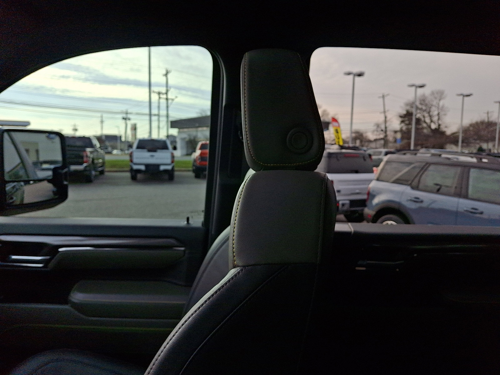 Used 2024 Chevrolet Silverado 2500 ZR2 w/ Snow Plow Prep/Camper Package image 17